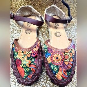 Sandy Mexican sandle